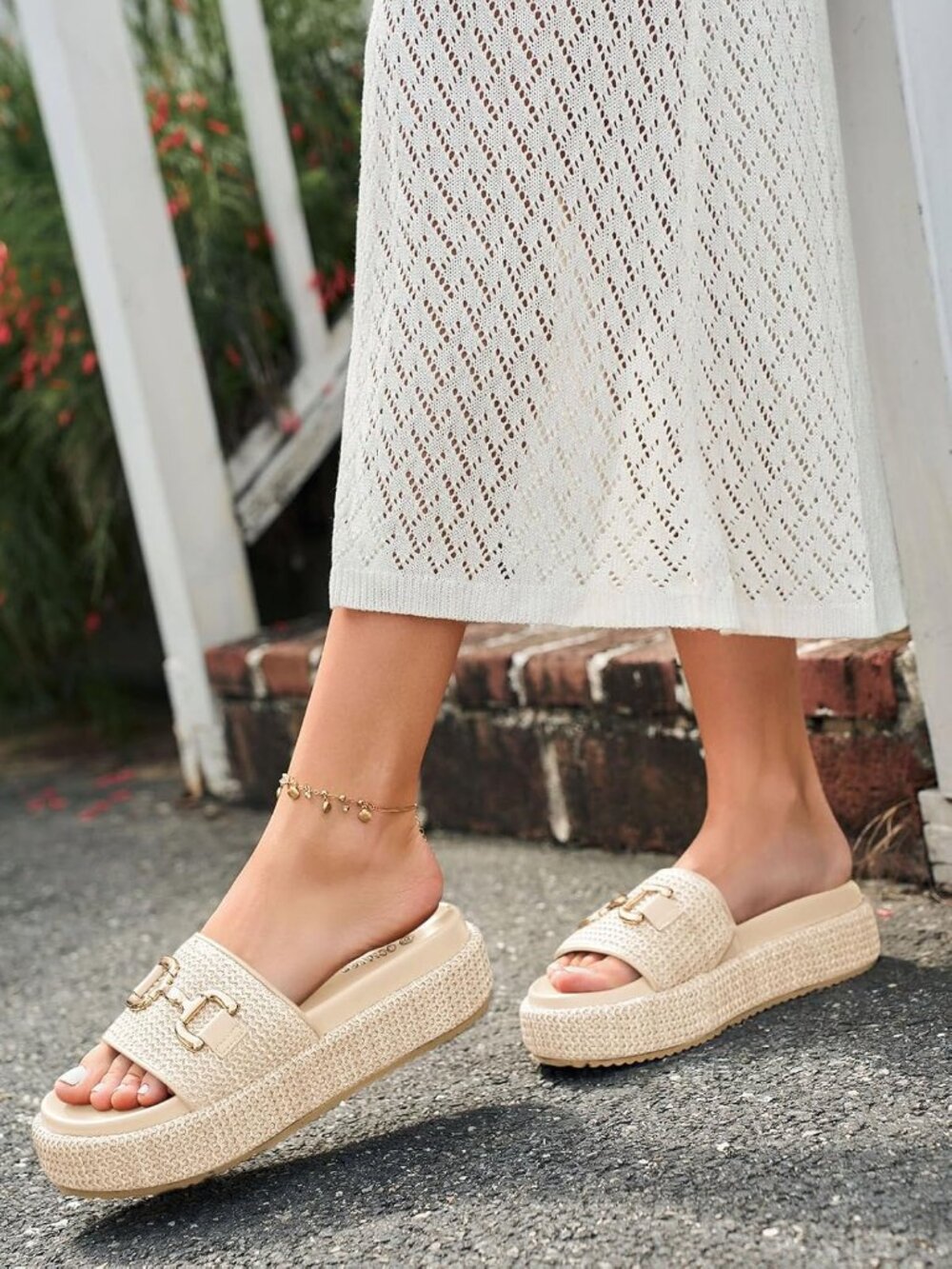 Women's Cream White Comfortable Stylish Casual Beach Style Round Open Toe Sandal - Picture 2 of 5